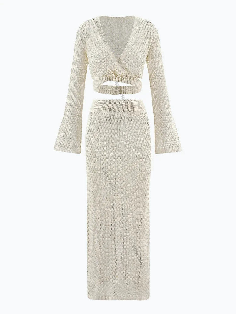 Weißes Sommer-Strick-Set: Langärmliges Top & Langer Rock mit Lochmuster